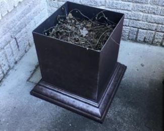 Large planter