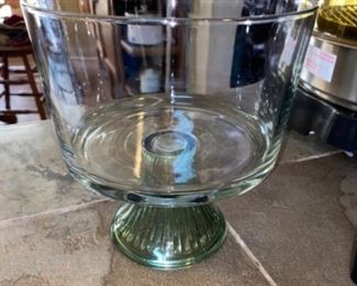 I do t know about y’all but I  am craving trifle cake now!