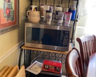 Nice bakers rack and not one but TWO microwaves! One is brand new. I even took it out of the box for display.