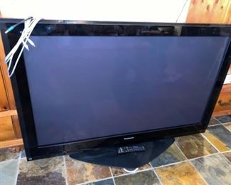 This picture is very deceiving because it is HUGE and HEAVY!! So bring help if you plan to buy it.