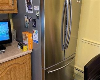 Samsung Stainless side by side refrigerator 
