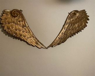 Large wings 