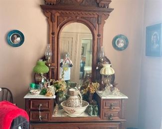 VICTORIAN WALNUT MARBLE TOP DRESSER