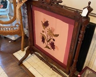 VICTORIAN FIRE SCREEN