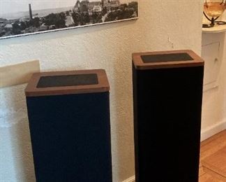 VANDERSTEEN MODEL  1 SPEAKERS