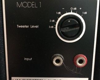 BACK OF SPEAKER PREVIOUS PICTURE 