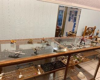 Collection of model airplanes most under:$10