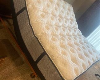 Americana Aireloom Adjustable King Bed