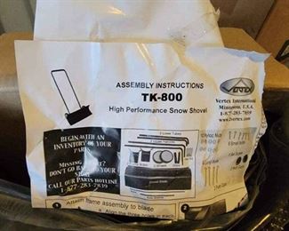 003 Vertex Snow Shovel With Wheels And Blade NEW