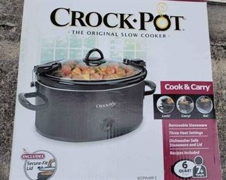 Cook And Carry Crock Pot NEW