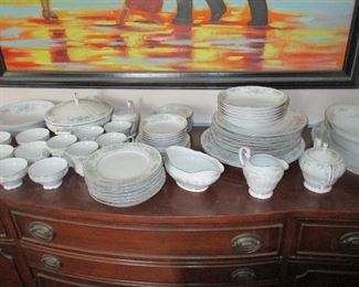 NOrleans dinner service in fine condition