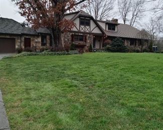 Exterior of Estate Sale Home in Halls- 14 acre paradise!