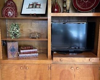 Dynex Television, Decorative Faux Books, Decorative Vases and Plates