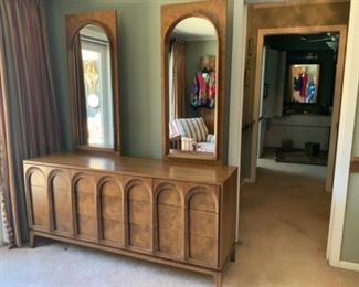 Mid Century/Modern /Deco Burl Wood Thomasville Dresser