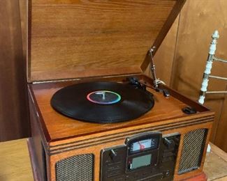 Crosby record/cd/tape/radio player