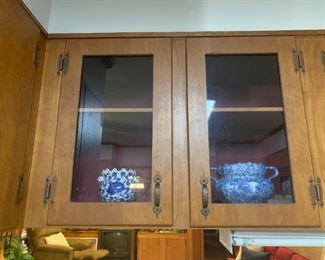 Blue and white pieces