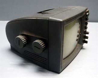 Magellan 750NAV Automotive GPS Mount, Includes Monitor, And Remote