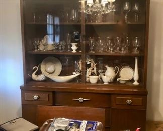 Dining set & china, glassware & serving pieces 