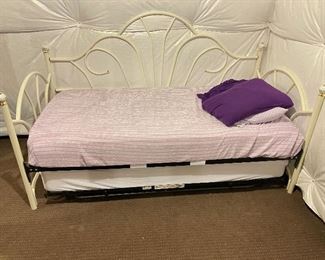 Day Bed $150