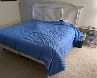 King Bed $500 56t
91w
78d