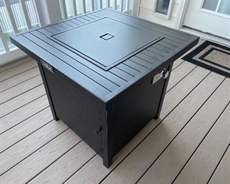 Outdoor gas fire pit
$150
28w
25”t