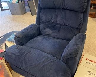 Manuel reclining chair
$40
38t
33w
39d