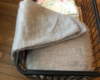 RH Linen Duvet & 2 Pillow Cases - King