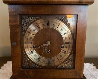 Beautiful clock (has key)