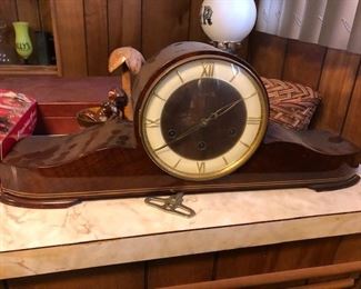 MANTLE CLOCK