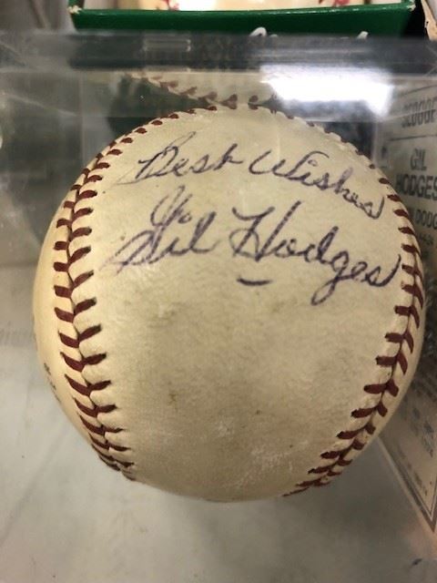 GIL HODGES SINGLE SIGNED BASEBALL