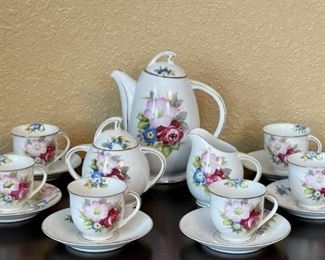 Vintage Hand Painted Occupied Japan Ohata China Tea Set - Teapot, Cream And Sugar, (6) Cups, And (6) Plates