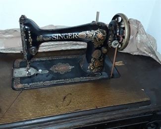  Feather Light Singer Sewing Machine