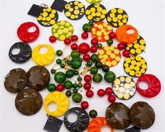 Vintage Assorted Lot Bakelite Beads, Buttons, Links
