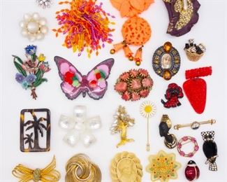 Vintage Lot 25 Brooch Pins incl Celluloid, Studio
