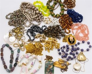 Vintage Lot 25 Necklaces Locket, Trifari, Enamel, Coro