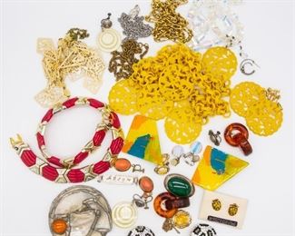Vintage Assorted Lot Jewelry incl Bakelite, 925 Silver