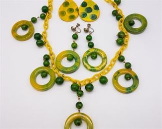 Vintage Bakelite Necklace and 2 Pairs Earrings Set