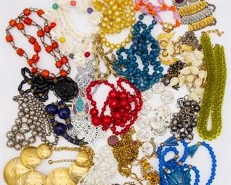 Vintage Lot 25 Necklaces Parklane, Shell, Rhinestone