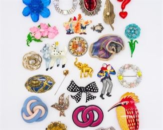 Vintage Lot 25 Ladies Brooch Pins incl Reverse Carved