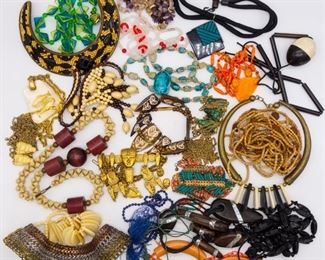 Vintage Lot 25 Necklaces incl Tribal, Hattie Carnegie