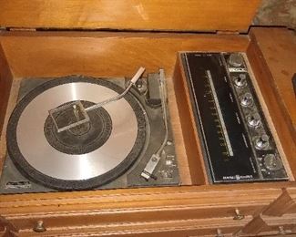 GE turntable - tried it seems to work but needs a needle.