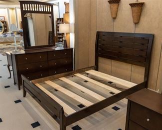 Bed Room set queen size bed.