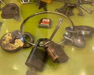 Vintage lock & keys (not reproductions)