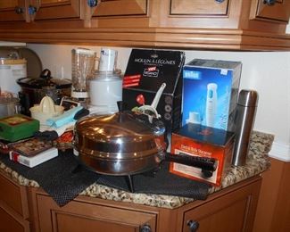 Huge selection of kitchen items