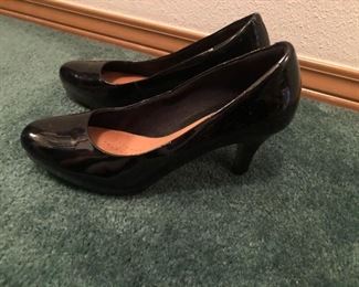 Women's Black Pumps