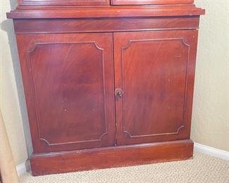 #2 Vintage Federal Style Corner Cabinet Display Cabinet	74x33x23in	HxWxD
