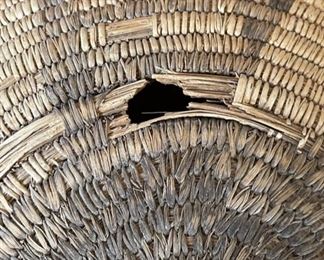 Antique Primitive Papago/Pima Tray Basket Native American Tohono O'odham	3x15.25 in diameter	
