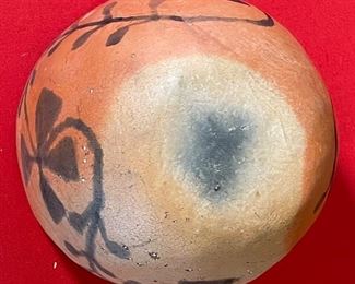 AS-IS Primitive Maricopa  Clover Vine Primitive Pot  Pottery Native American Pot	6x7 in diameter	
