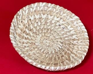 Handmade Sweetgrass Open Weave Basket	1.25x7	