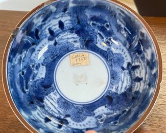Antique Chinese Export Blue & White Porcelain Bowl	1.75x5.75in Diameter	
